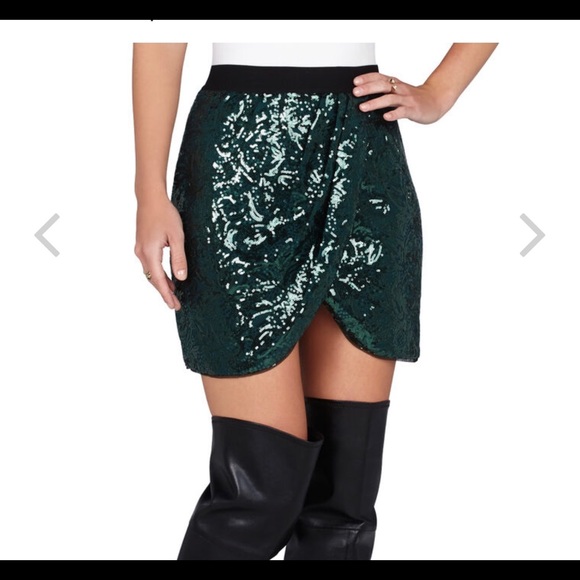 BCBG Joanne sequined skirt in size xs - Picture 3 of 4